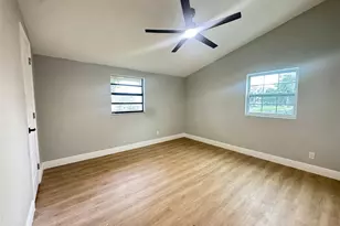 10118 Alambra Ave, Tampa, FL 33619 - Photo 39