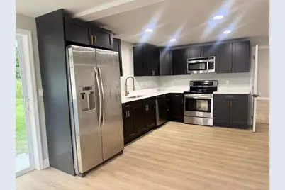 10118 Alambra Avenue, Tampa, FL 33619 - Photo 7