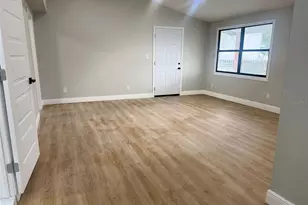 10118 Alambra Ave, Tampa, FL 33619 - Photo 5