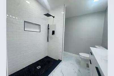 10118 Alambra Avenue, Tampa, FL 33619 - Photo 19