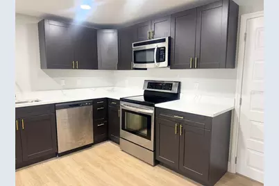 10118 Alambra Avenue, Tampa, FL 33619 - Photo 9