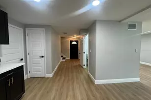 10118 Alambra Ave, Tampa, FL 33619 - Photo 15