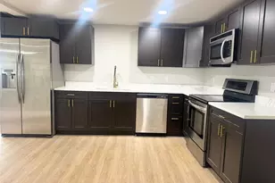 10118 Alambra Ave, Tampa, FL 33619 - Photo 11