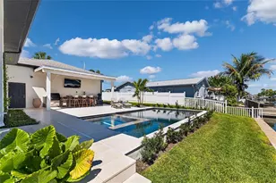 4091 13th Way NE, Saint Petersburg, FL 33703 - Photo 1