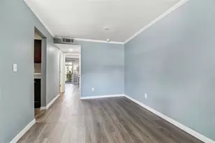 9115 Tudor Dr, Tampa, FL 33615 - Photo 15