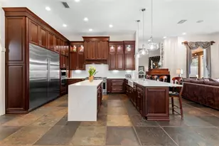 211 Rue Des Chateaux, Tarpon Springs, FL 34688 - Photo 19