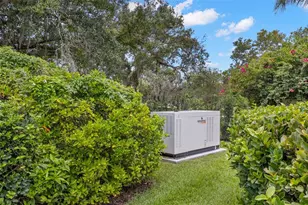 211 Rue Des Chateaux, Tarpon Springs, FL 34688 - Photo 91