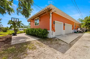 2623 57th St S, Gulfport, FL 33707 - Photo 5