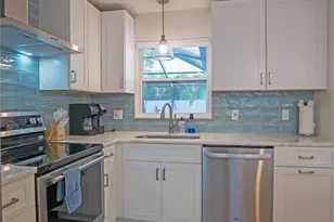 13702 Martinique Dr, Seminole, FL 33776 - Photo 7