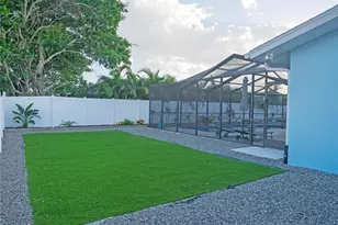 13702 Martinique Dr, Seminole, FL 33776 - Photo 35