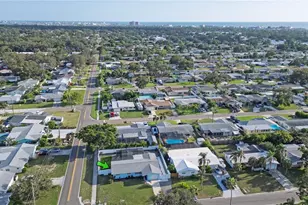 13702 Martinique Dr, Seminole, FL 33776 - Photo 3