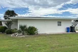 1515 Danbury Dr, Sun City Center, FL 33573 - Photo 5