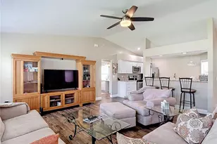 11205 Corey Pavin Ln, San Antonio, FL 33576 - Photo 7