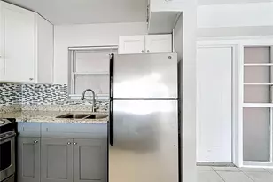 11705 3rd St E, Treasure Island, FL 33706 - Photo 7