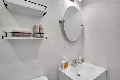 7502 Lakeside Boulevard, Tampa, FL 33614 - Photo 77