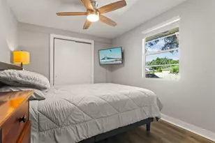 216 29th St S, Saint Petersburg, FL 33712 - Photo 27