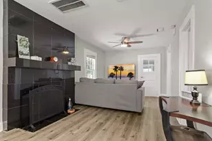 216 29th St S, Saint Petersburg, FL 33712 - Photo 19