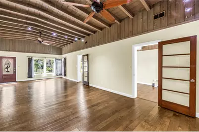 525 Villagrande Avenue S, Saint Petersburg, FL 33707 - Photo 17