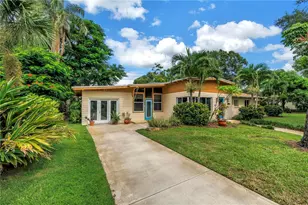 525 Villa Grande Ave S, Saint Petersburg, FL 33707 - Photo 1