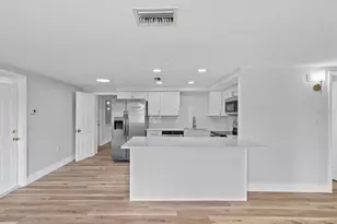 7405 Country Club Dr, Hudson, FL 34667 - Photo 9