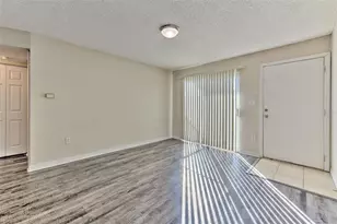 308 Lake Parsons Green, Brandon, FL 33511 - Photo 7