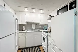 4051 58th St N, Saint Petersburg, FL 33709 - Photo 5