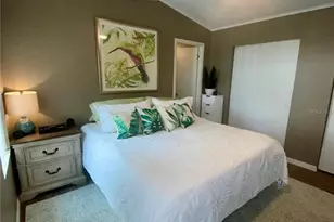 7049 Mt Essex Dr NE, Saint Petersburg, FL 33702 - Photo 13