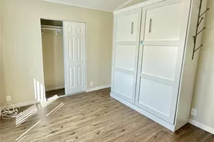 7049 Mt Essex Dr NE, Saint Petersburg, FL 33702 - Photo 23