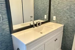 7049 Mt Essex Dr NE, Saint Petersburg, FL 33702 - Photo 19