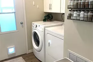 7049 Mt Essex Dr NE, Saint Petersburg, FL 33702 - Photo 35