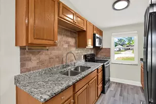 912 N Parsons Ave, Brandon, FL 33510 - Photo 7