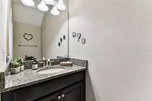 28465 Tranquil Lake Cir, Wesley Chapel, FL 33543 - Photo 25