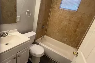 2102 14th St S, Saint Petersburg, FL 33705 - Photo 9