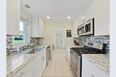10038 62nd Terrace N #8, Saint Petersburg, FL 33708 - Photo 9