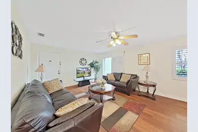 10038 62nd Terrace N #8, Saint Petersburg, FL 33708 - Photo 5