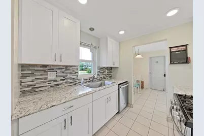 10038 62nd Terrace N #8, Saint Petersburg, FL 33708 - Photo 11