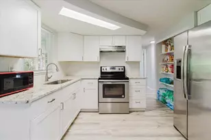 3611 Atlantis Dr, Holiday, FL 34691 - Photo 9