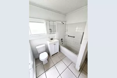 835 Newton Avenue S, Saint Petersburg, FL 33701 - Photo 9