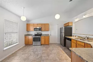 1009 Stratton Ave, Spring Hill, FL 34609 - Photo 5