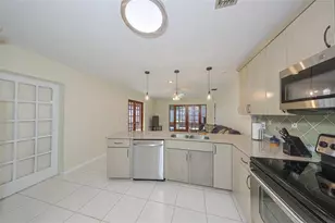 8012 26th Ave N, Saint Petersburg, FL 33710 - Photo 5