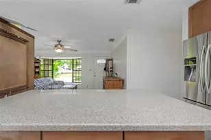 2600 56th Ln N, Saint Petersburg, FL 33710 - Photo 11