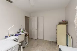 2600 56th Ln N, Saint Petersburg, FL 33710 - Photo 25