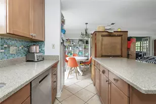 2600 56th Ln N, Saint Petersburg, FL 33710 - Photo 11