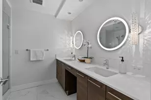 100 1st Ave N, Saint Petersburg, FL 33701 - Photo 21