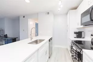 4211 Chatham Oak Ct, Tampa, FL 33624 - Photo 7