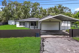 2402 E 148th Ave, Lutz, FL 33549 - Photo 7