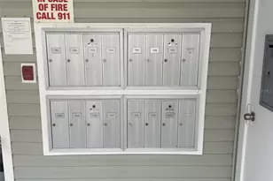 6932 Stonesthrow Cir N, Saint Petersburg, FL 33710 - Photo 3