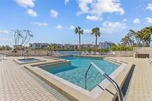 7400 Sun Island Dr S, South Pasadena, FL 33707 - Photo 5