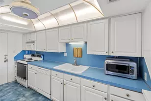 7400 Sun Island Dr S, South Pasadena, FL 33707 - Photo 17