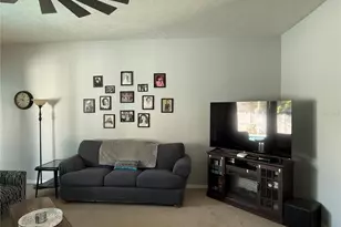 9712 Mary Robin Dr, Riverview, FL 33569 - Photo 5